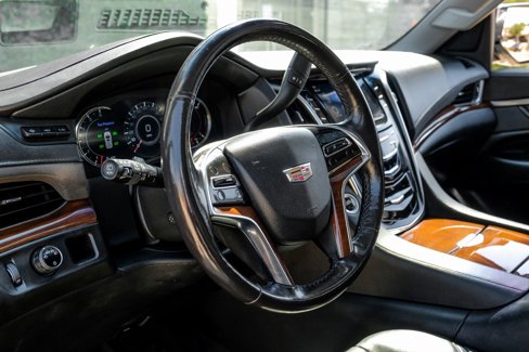 Used 2019 Cadillac Escalade ESV Luxury image 16