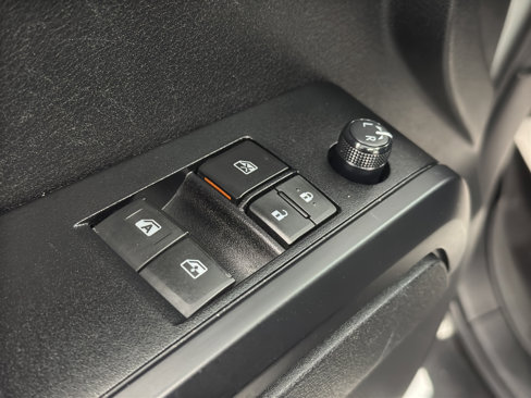 Used 2022 Toyota Tacoma SR image 13