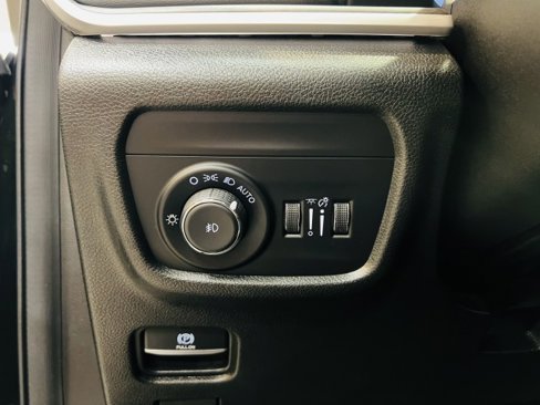 Used 2023 Jeep Grand Cherokee L Limited image 20