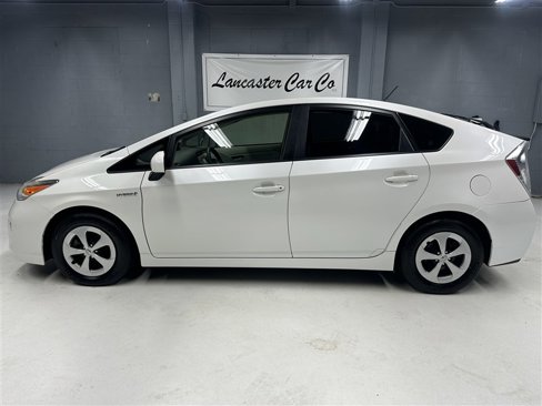 Used 2014 Toyota Prius Two image 5