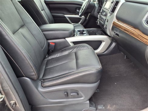 Used 2017 Nissan Titan SL w/ Chrome Package image 31