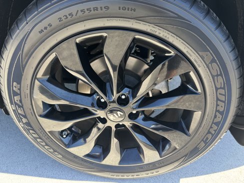 Certified 2019 Kia Sorento S image 32