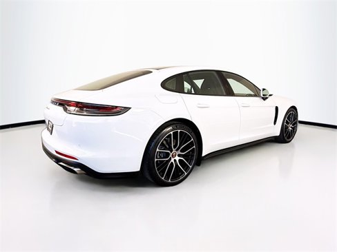 Certified 2021 Porsche Panamera image 9
