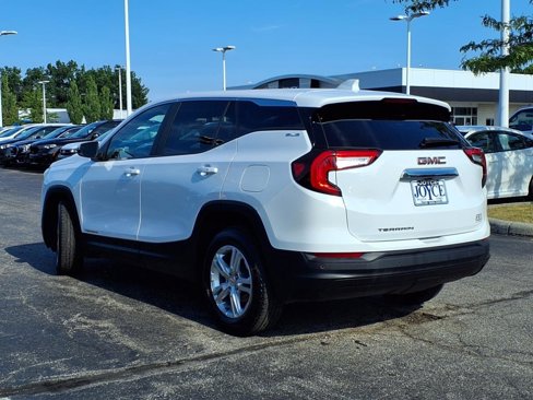 Used 2022 GMC Terrain SLE image 29