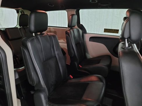 Used 2017 Dodge Grand Caravan SXT image 51