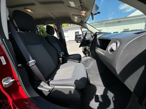 Used 2010 Jeep Compass Sport image 22