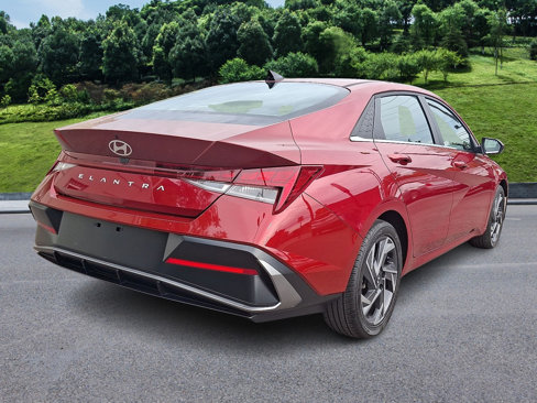Used 2025 Hyundai Elantra SEL image 6