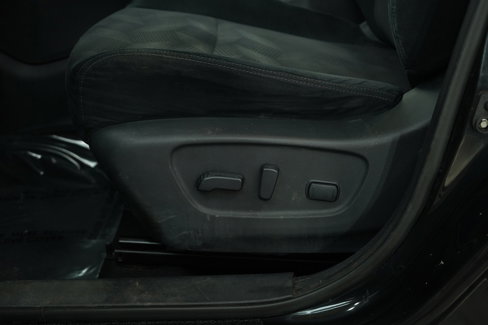 Used 2016 Nissan Rogue SV image 19
