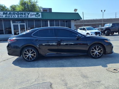 Used 2021 Toyota Camry SE image 10