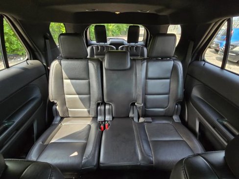 Used 2015 Ford Explorer XLT w/ Equipment Group 202A image 19