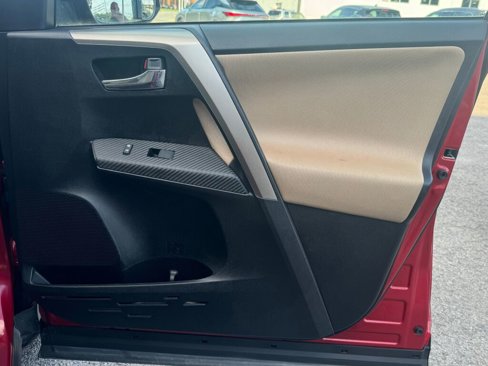 Used 2015 Toyota RAV4 XLE image 20