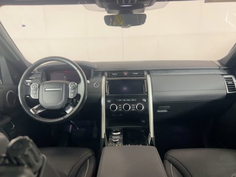 Used 2018 Land Rover Discovery HSE image 13