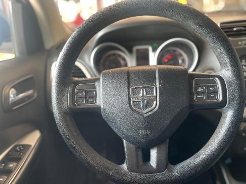 Used 2019 Dodge Journey SE image 18