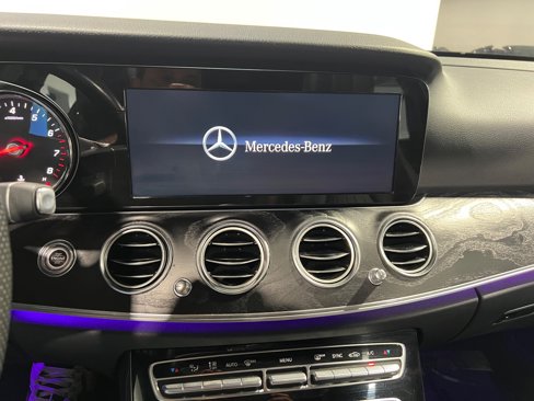 Used 2017 Mercedes-Benz E 300 4MATIC image 25