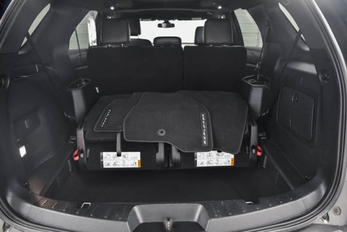 Used 2019 Ford Explorer XLT w/ Equipment Group 202A image 13