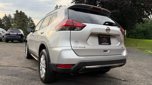Used 2018 Nissan Rogue SV image 33