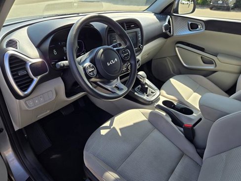 Used 2023 Kia Soul LX w/ LX Technology Package image 10