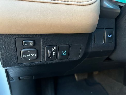 Used 2017 Toyota RAV4 XLE image 17