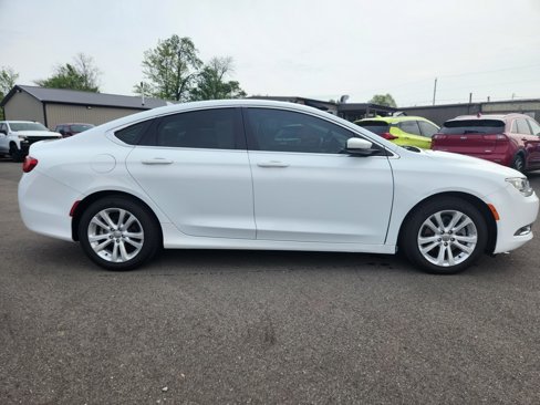 Used 2017 Chrysler 200 Limited Platinum image 8