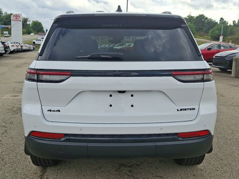 Used 2024 Jeep Grand Cherokee Limited w/ Black Appearance Package image 5
