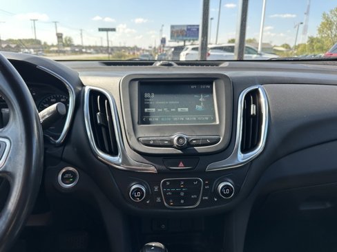 Used 2018 Chevrolet Equinox LT image 20