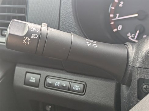 Used 2022 Nissan Frontier Pro-X image 28