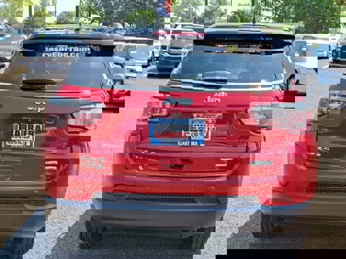 Used 2018 Jeep Compass Latitude w/ Popular Equipment Group image 4