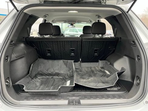 Used 2022 Chevrolet Equinox LS w/ LS Convenience Package image 8