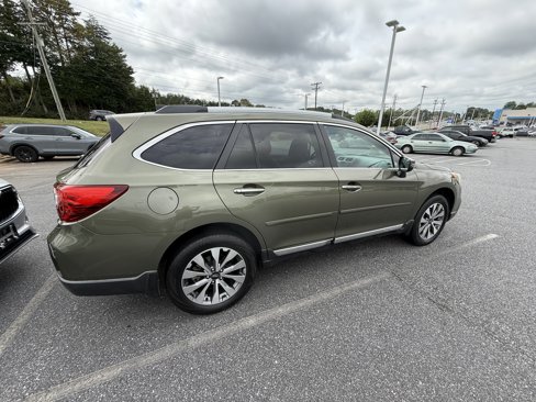 Used 2017 Subaru Outback 2.5i Touring w/ Popular Package #5A image 10