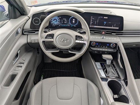 Used 2023 Hyundai Elantra SEL w/ Convenience Package image 32