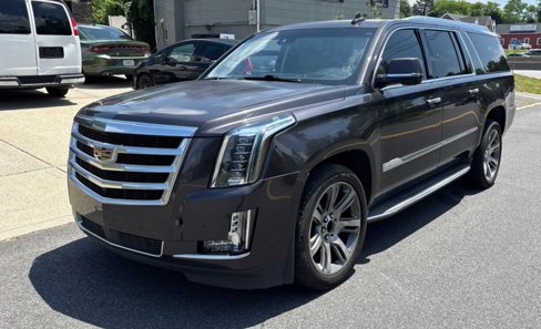 Used 2015 Cadillac Escalade ESV Premium image 10