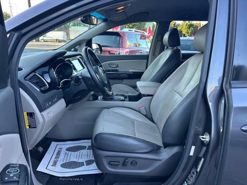 Used 2015 Kia Sedona SX image 21