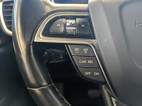 Used 2020 Lincoln Nautilus Reserve image 15
