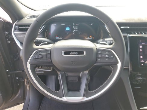 New 2025 Jeep Grand Cherokee L Laredo image 21