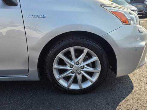 Used 2013 Toyota Prius V image 11