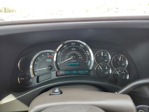 Used 2005 Cadillac Escalade EXT image 25
