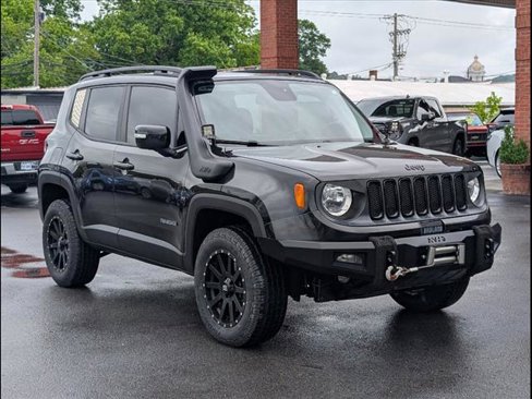 Used 2016 Jeep Renegade Latitude image 1