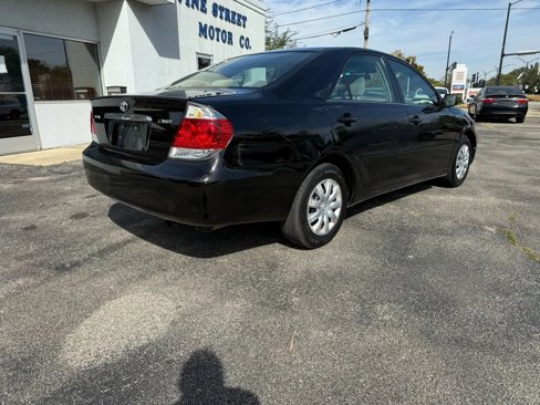 Used 2005 Toyota Camry image 5