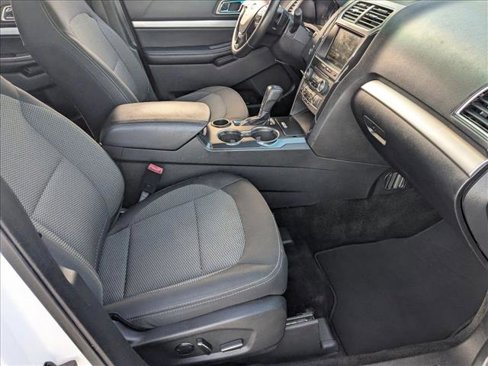 Used 2016 Ford Explorer XLT w/ Equipment Group 201A image 20