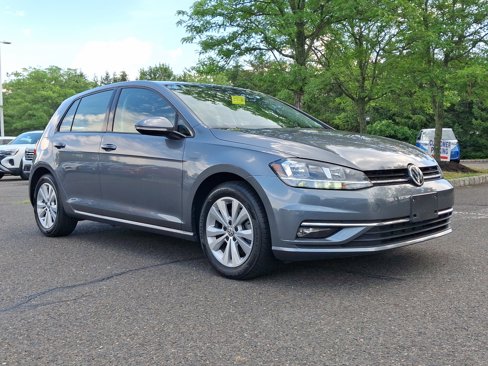 Used 2018 Volkswagen Golf SE image 1