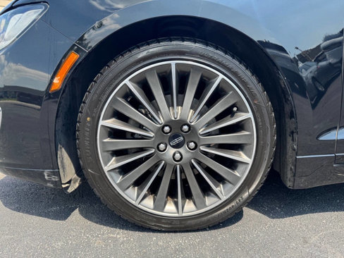Used 2017 Lincoln MKZ Premiere image 16