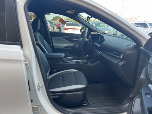Used 2024 Buick Envista Preferred image 28