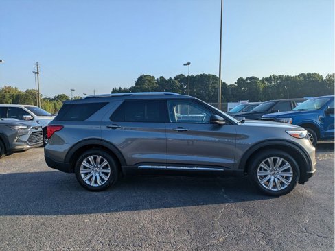 Certified 2022 Ford Explorer Limited w/ Equipment Group 301A image 5