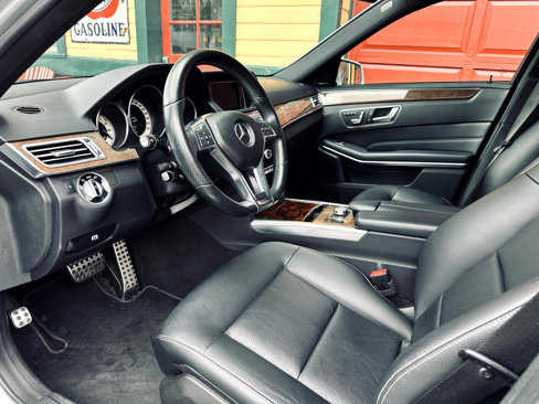 Used 2014 Mercedes-Benz E 350 4MATIC Sedan image 10