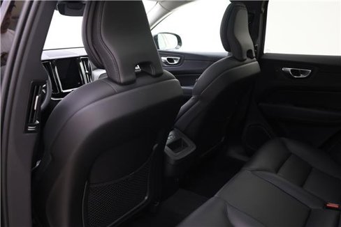 Certified 2025 Volvo XC60 B5 Core w/ Protection Package Premier image 15