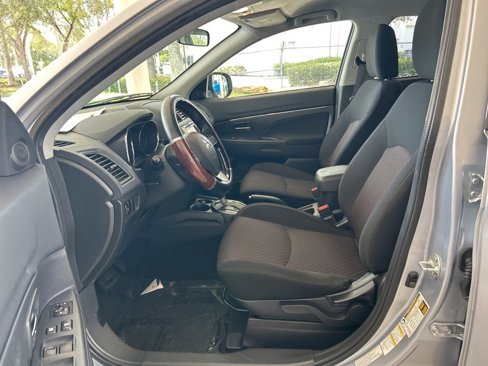 Used 2017 Mitsubishi Outlander Sport SE image 5