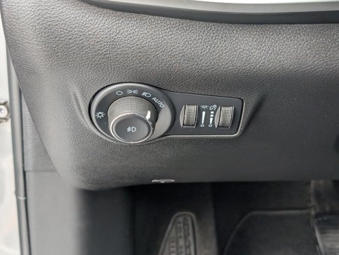 Used 2022 Jeep Compass Latitude image 14