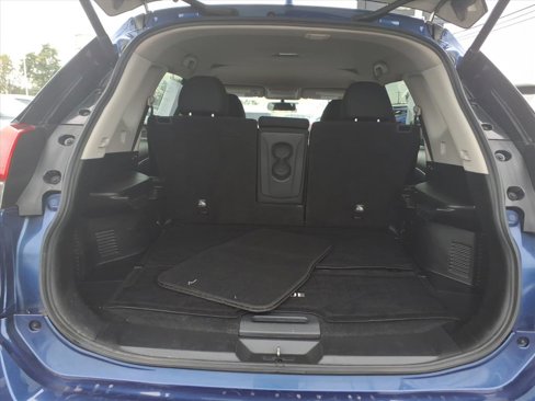 Used 2018 Nissan Rogue SV image 20