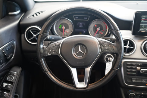 Used 2014 Mercedes-Benz CLA 250 image 12