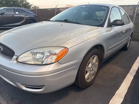 Used 2006 Ford Taurus SE image 1